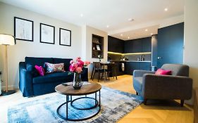 Entire 1 Bed - Number 39 - The Cosy Collection Ltd